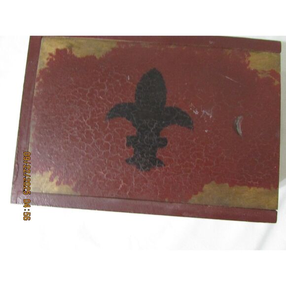 Vintage Fleur-de-lis wooden box chess set with wooden pieces slide top box - Picture 1 of 11